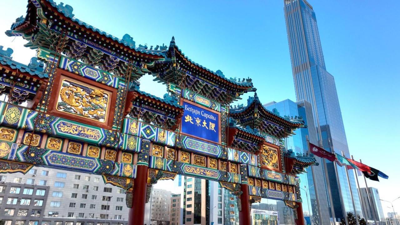 Beijing Palace Soluxe Hotel Astana Екстериор снимка Chinatown gate