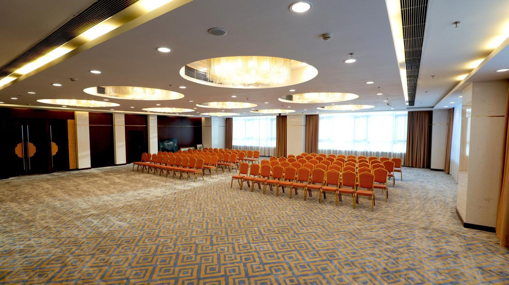 Beijing Palace Soluxe Hotel Astana Екстериор снимка The ballroom
