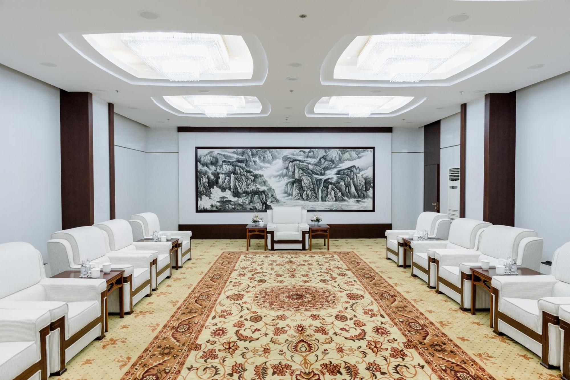 Beijing Palace Soluxe Hotel Astana Екстериор снимка The waiting room of the airport